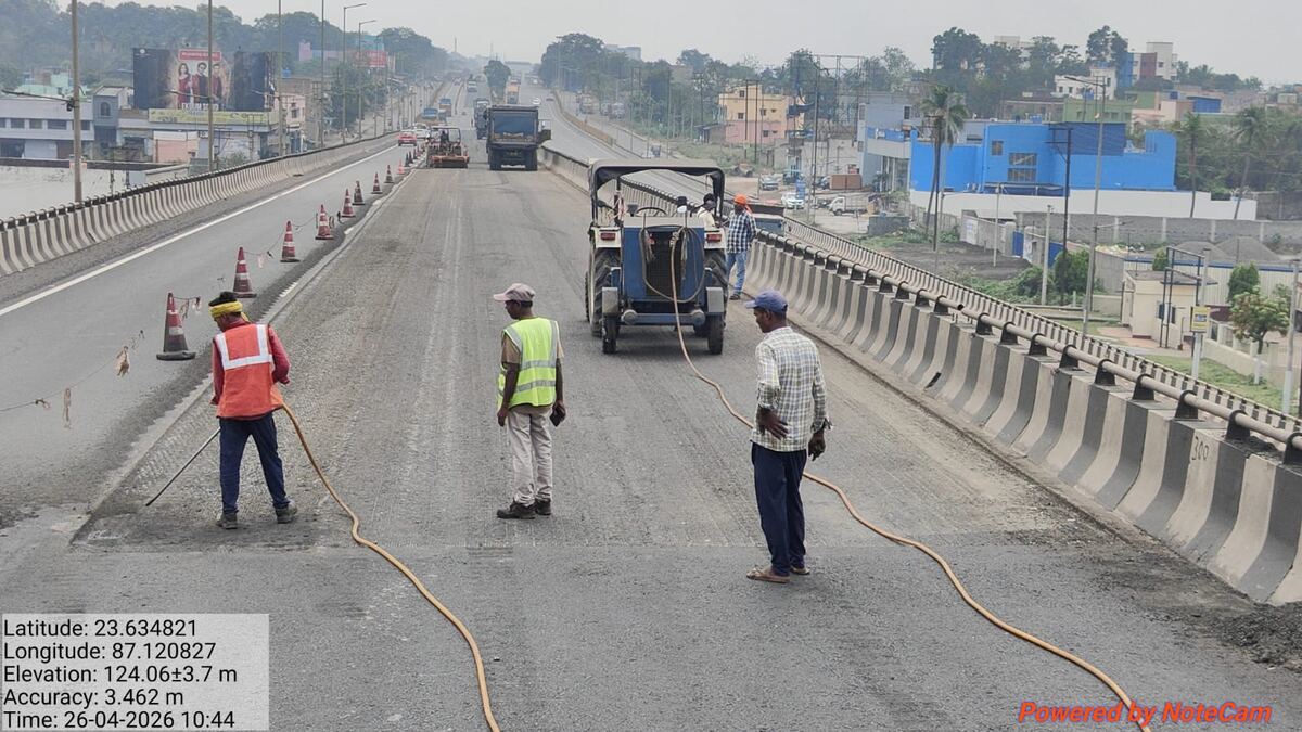 Deck preparation with traffic management on a structure at NH-2
